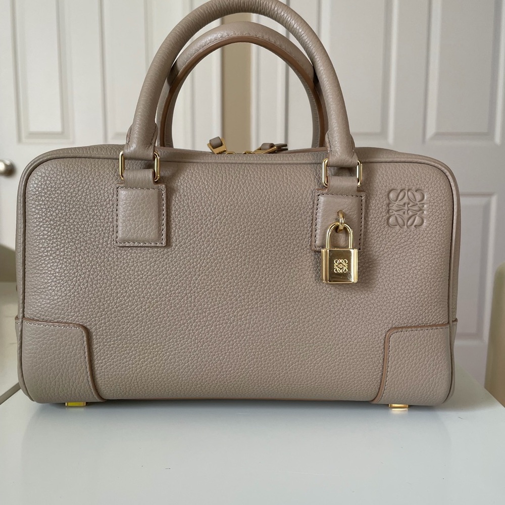 Loewe Amazona 23 Sand